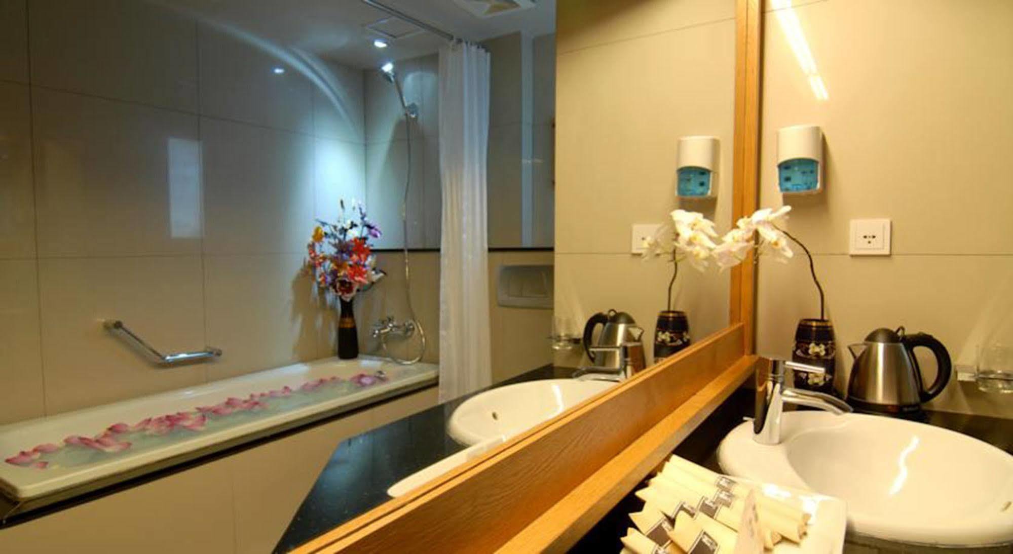 Hanoi Eternity Hotel Εξωτερικό φωτογραφία